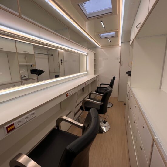 make up bus, 3 make up station